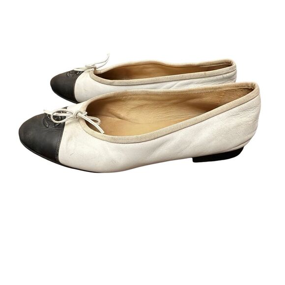 CHANEL Interlocking CC Logo Leather Ballet Flats Women's Size:38 US 7.5 - Picture 2 of 9
